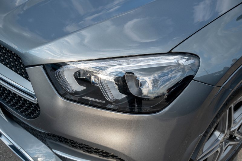 Light on chrome